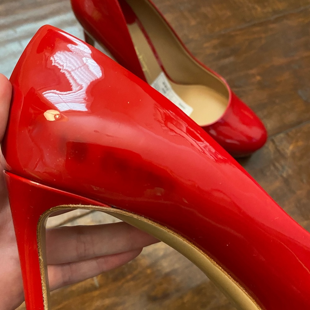 Salvatore Ferragamo Platform Red Patent Leather Heel - Picture 3 of 9